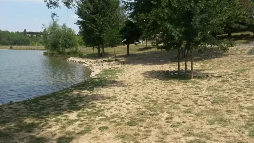 Activités aquatiques et restauration au lac près de Muret, Toulouse, Aquaparc Toulouse