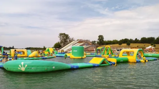 Waterjump et Aquapark Wibit à Auterive, Toulouse, Aquaparc Toulouse